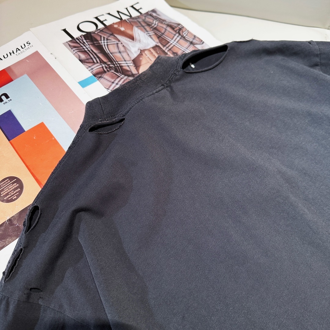 INTERNATIONAL T-SHIRT MEDIUM FIT IN FADED BLACK - TP579