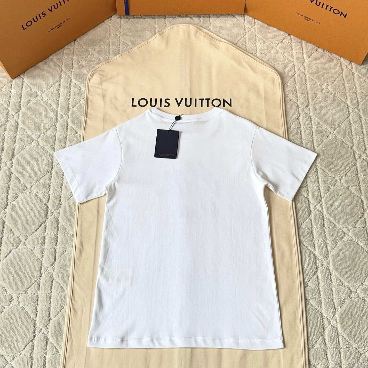 GLOW SIGNATURE T-SHIRT IN WHITE - TP560