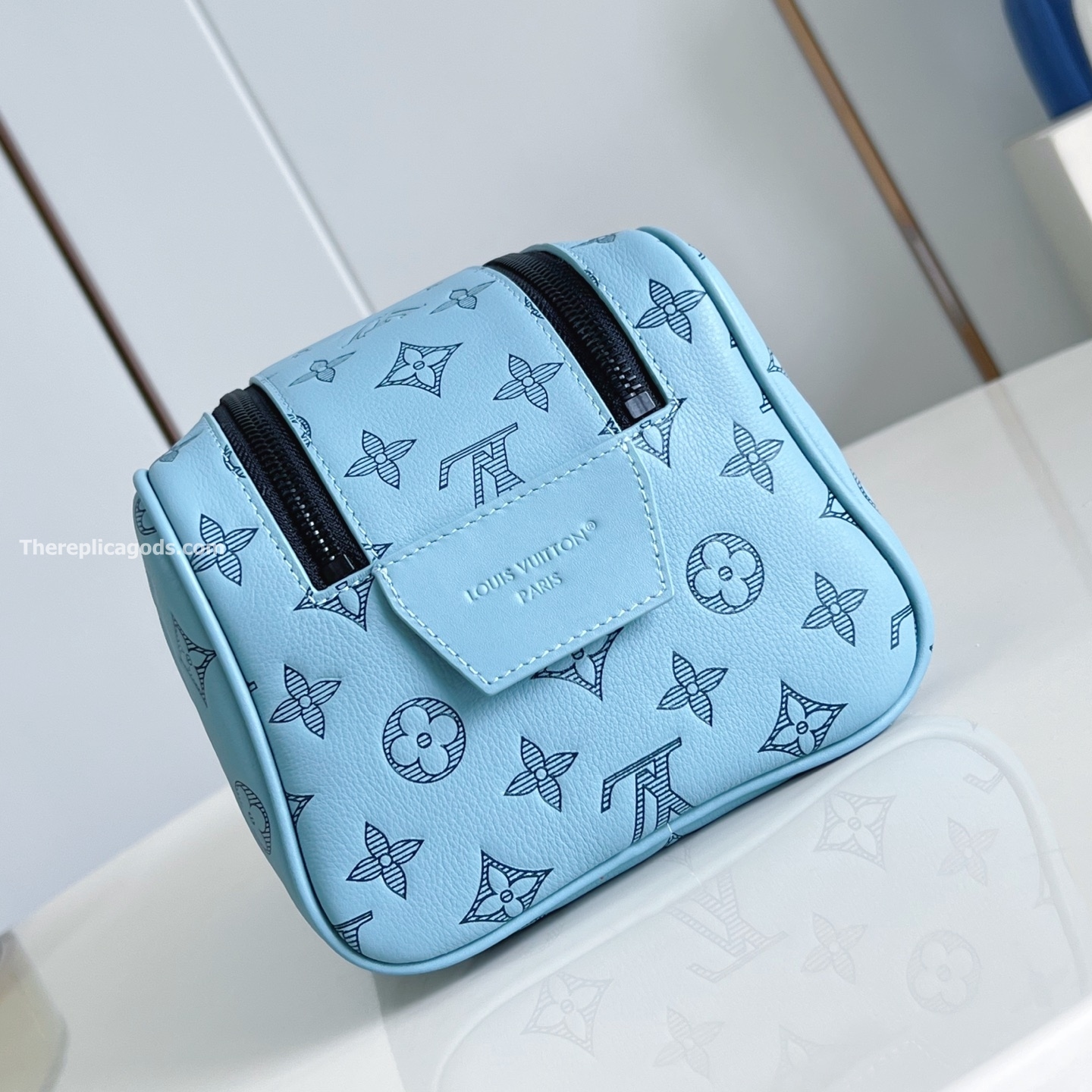 DOPP KIT BLUE MONOGRAM SHADOW M14885