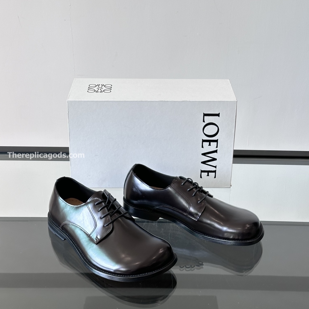 LEATHER LACE-UP SHOES IN BLACK