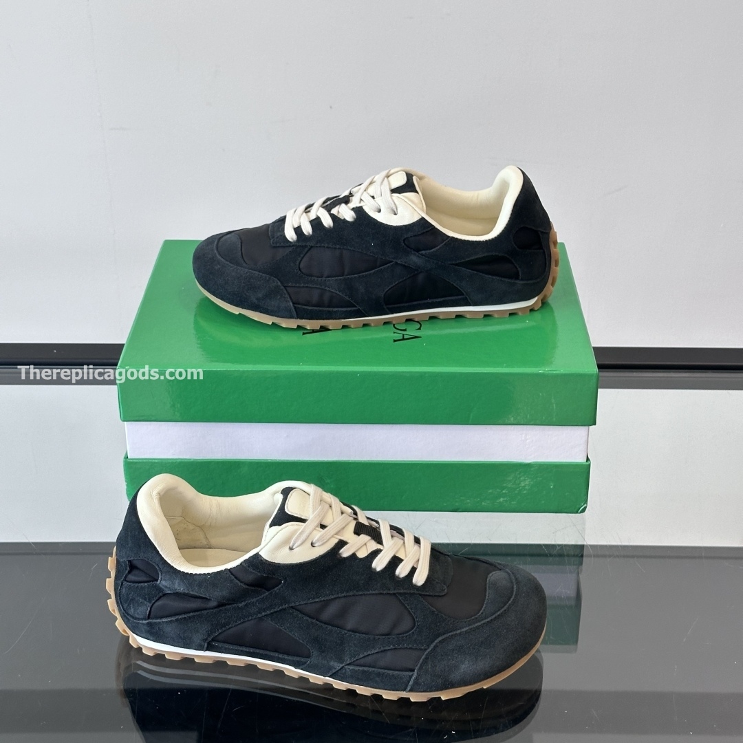 ORBIT FLASH SNEAKERS IN BLACK - BV23