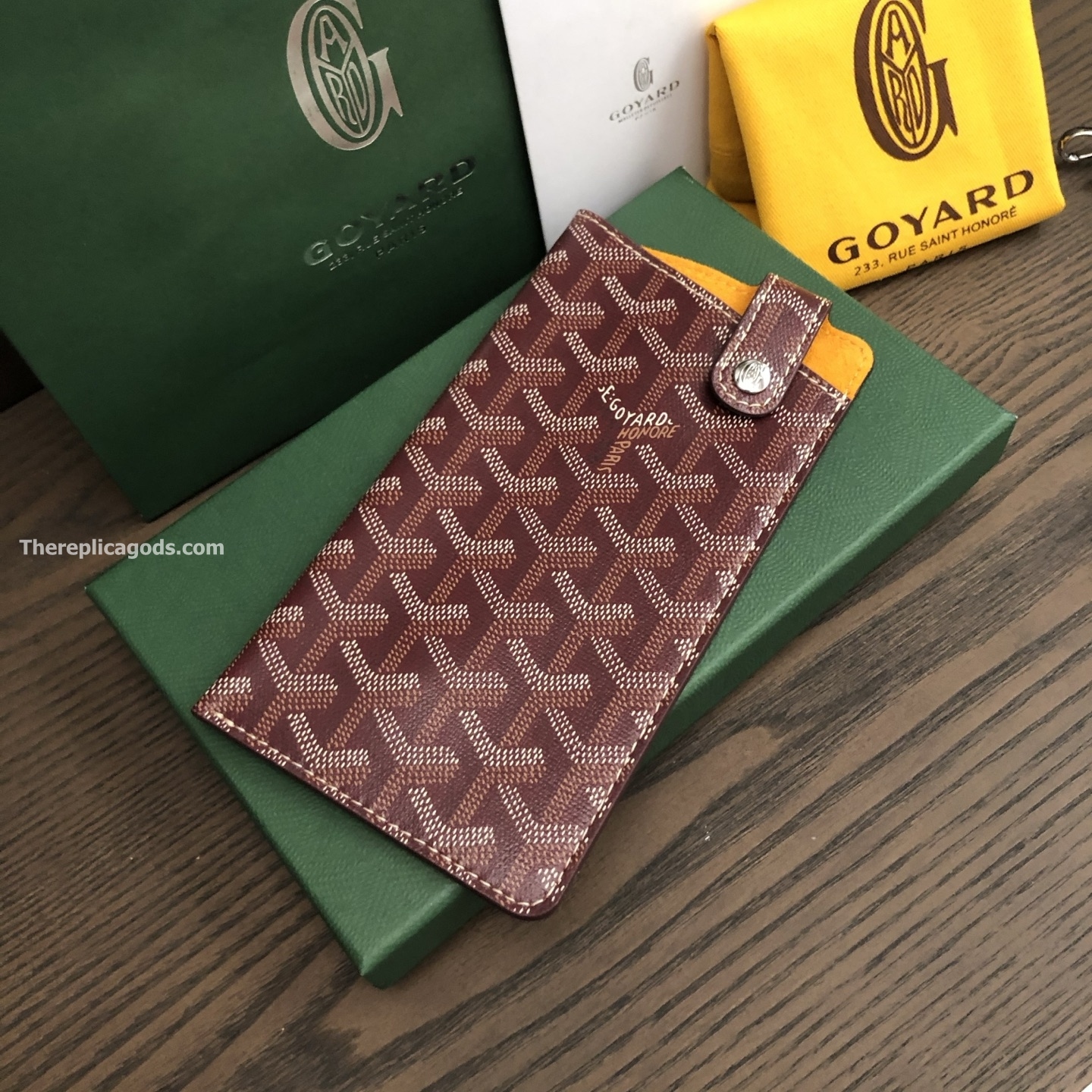 MONTMARTRE GM CASE IN BURGUNDY
