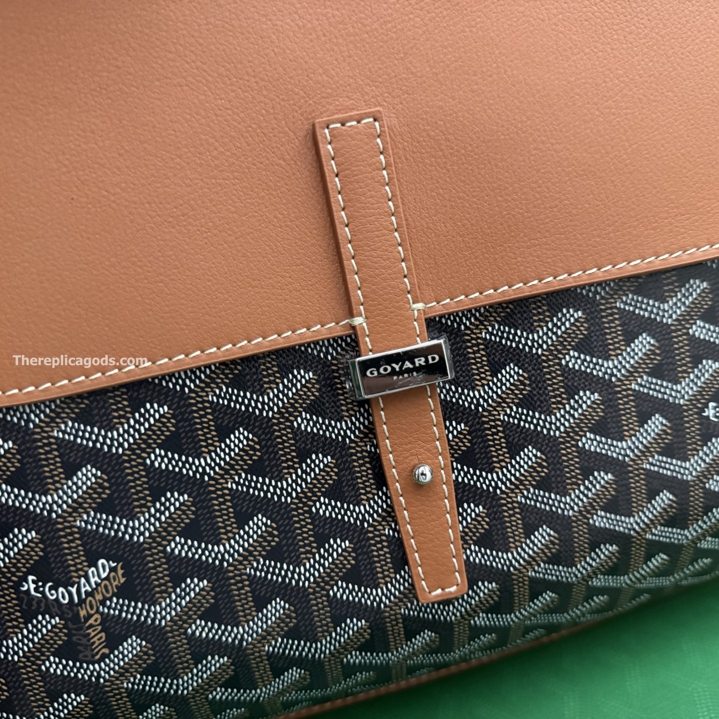 COURSIER MESSENGER BAG IN BLACK AND TAN