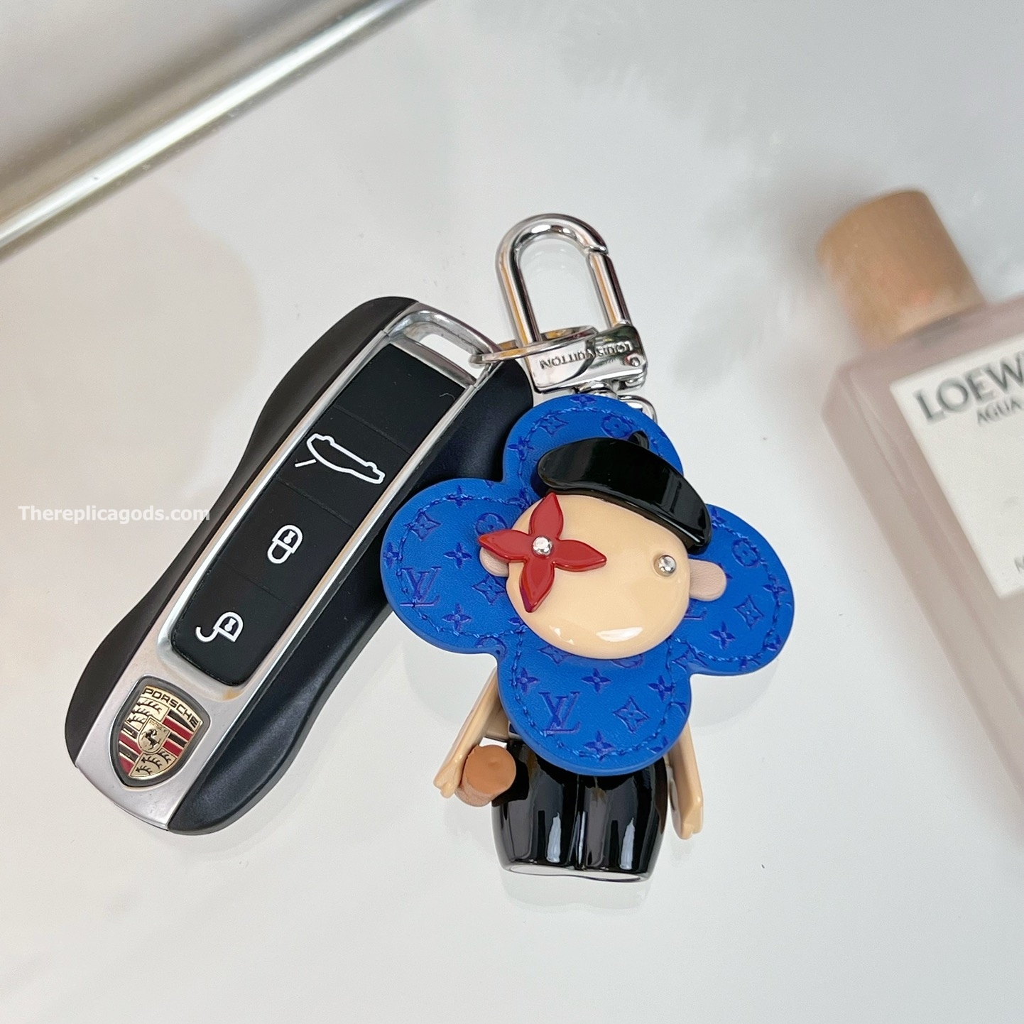 VIVIENNE IN PARIS BAG CHARM AND KEY HOLDER M01937