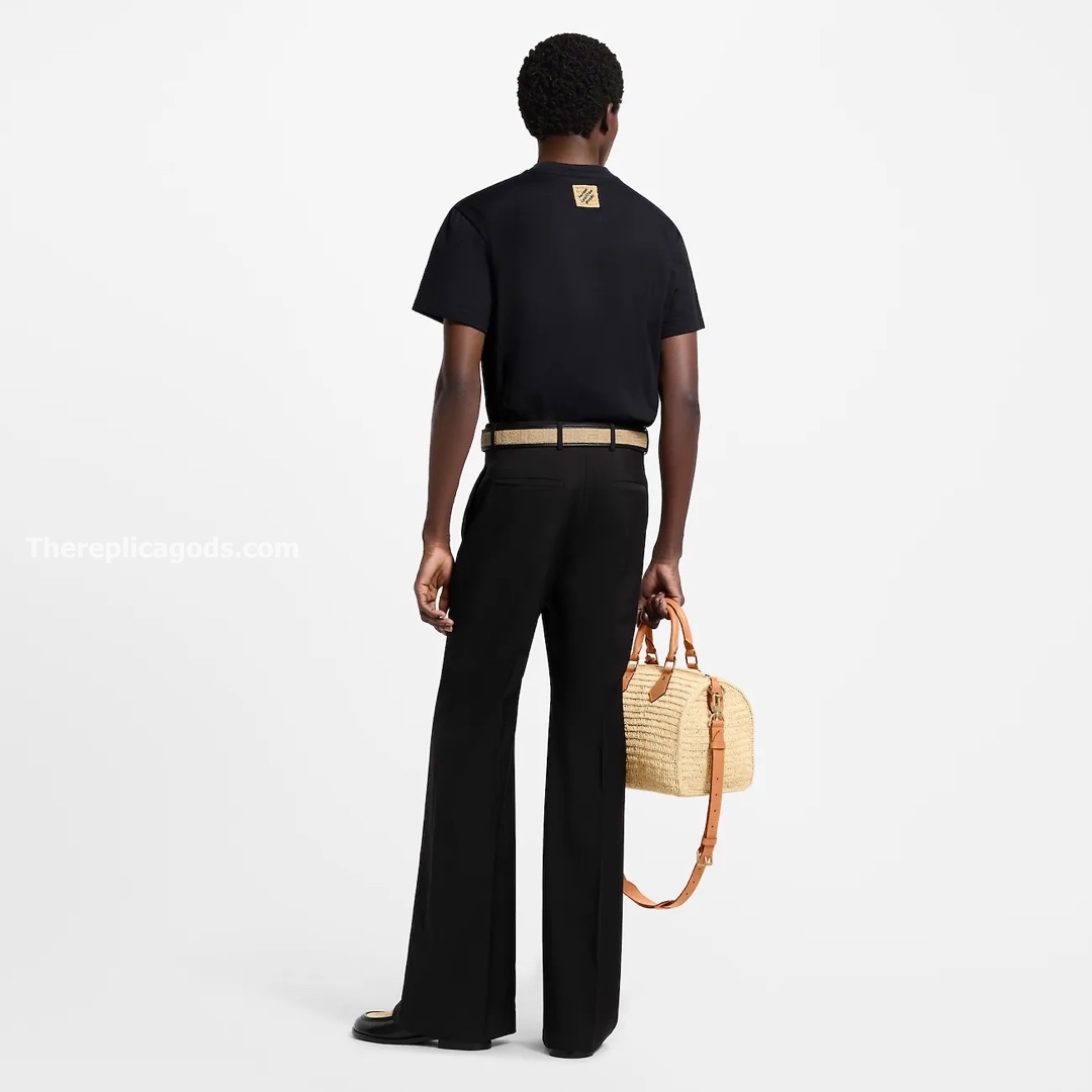 EMBROIDERED SIGNATURE T-SHIRT IN BLACK - TP662