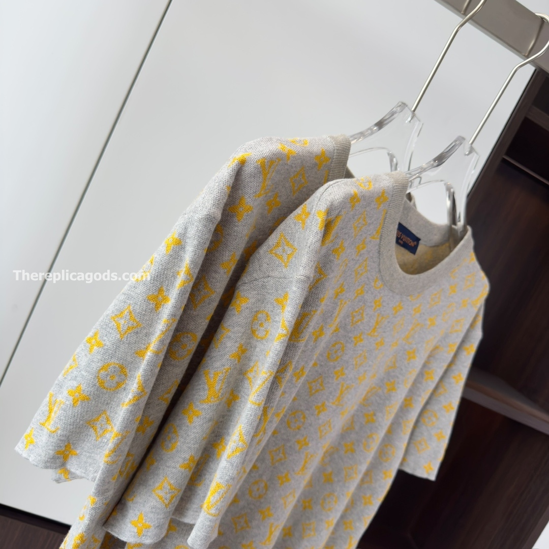 MONOGRAM SHORT-SLEEVED CREWNECK MONOGRAM JACQUARD - TP664