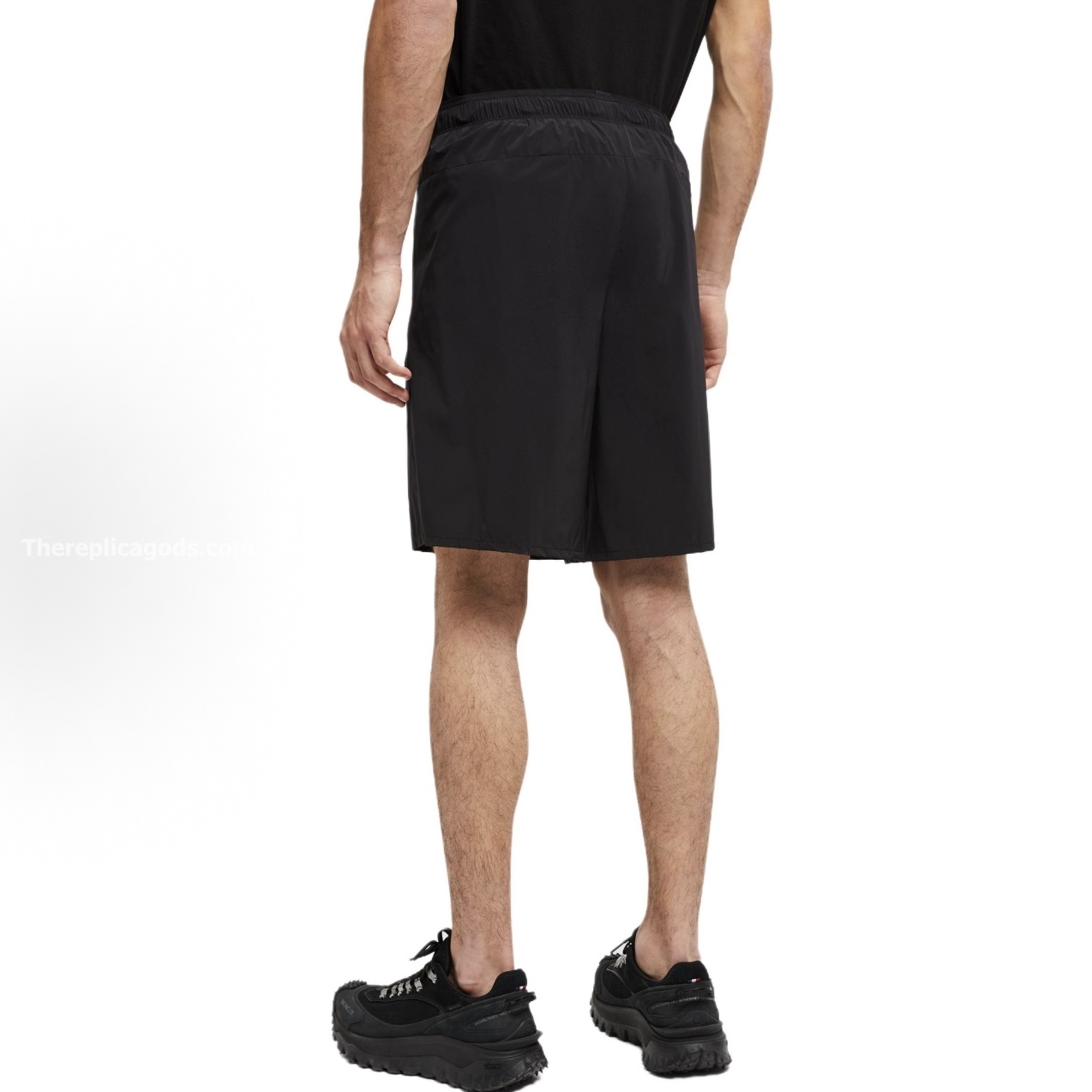 LOGO SHORTS IN BLACK - TP630