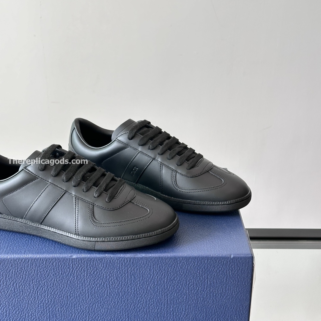 B01 MATCHPOINT SNEAKERS BLACK SMOOTH CALFSKIN - CD409