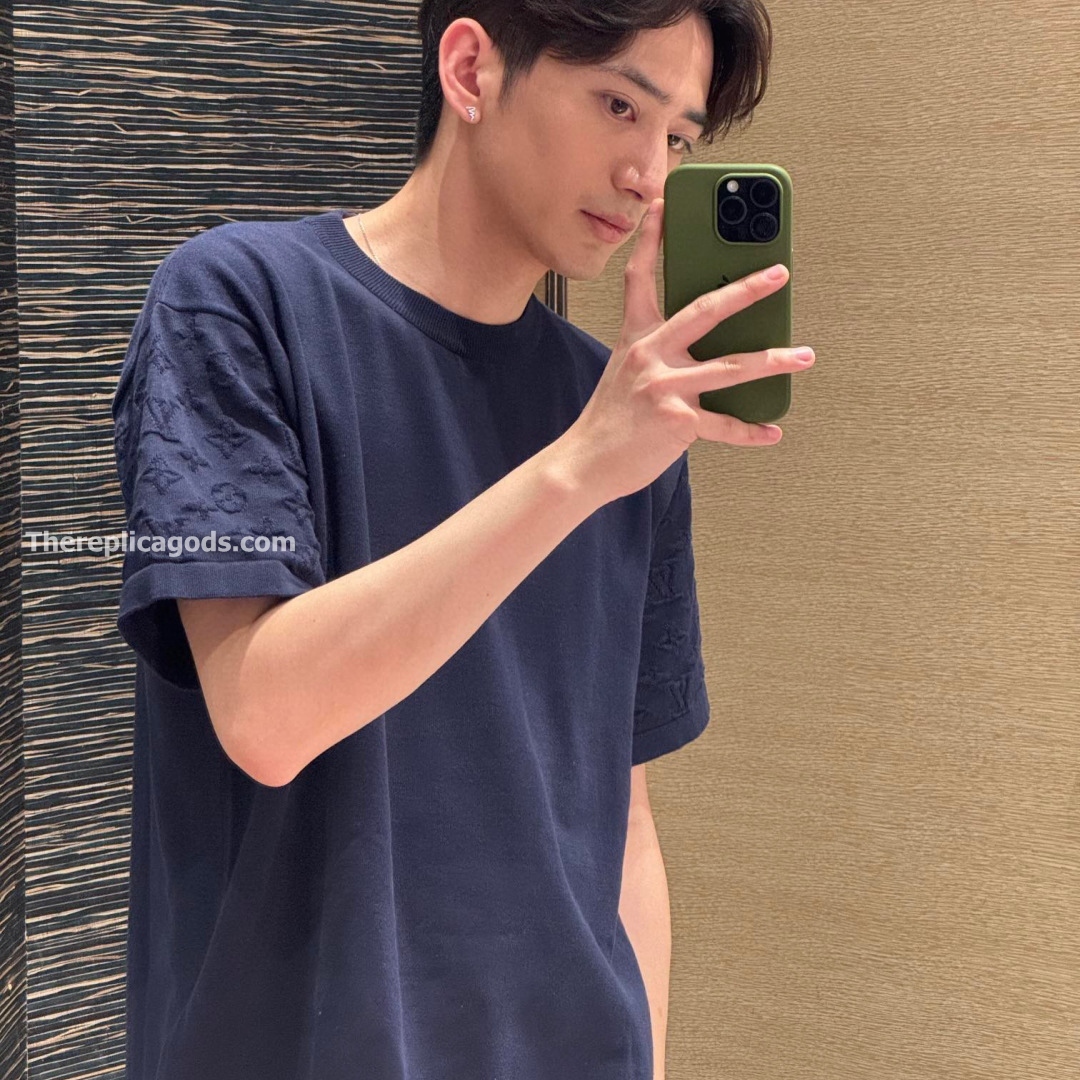 SHORT SLEEVED COTTON CREWNECK IN DEEP BLACK - TP587