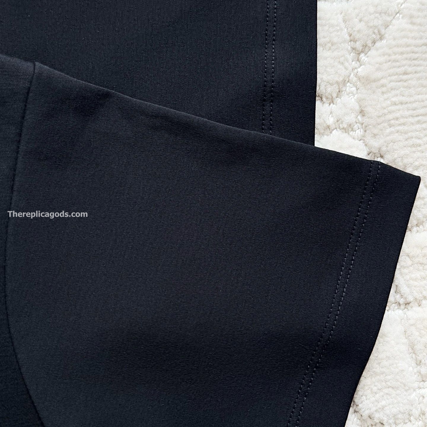 GLOW SIGNATURE T-SHIRT IN BLACK - TP559