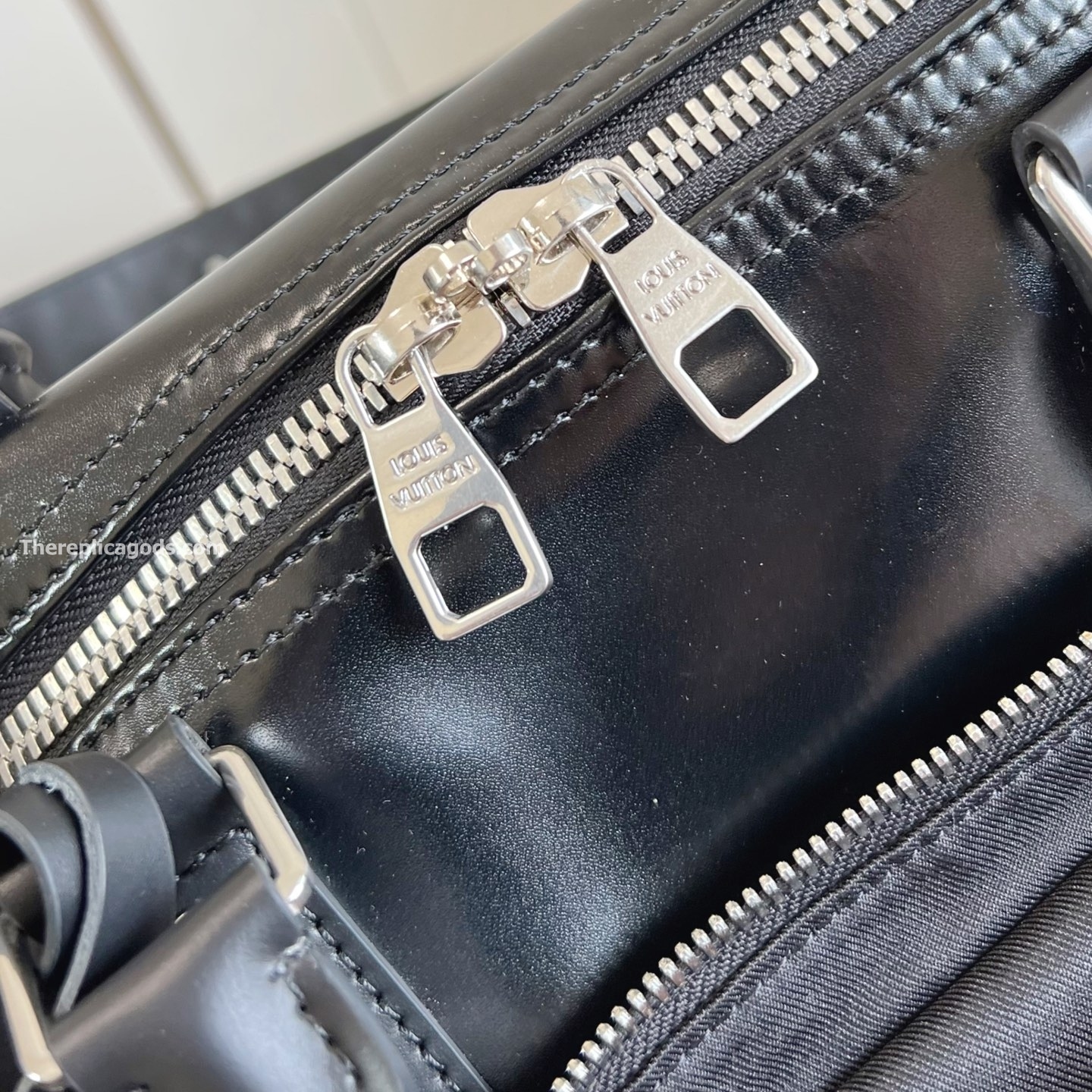 KEEPALL CARGO BANDOULIERE 50 BAG BLACK CALF LEATHER M13992