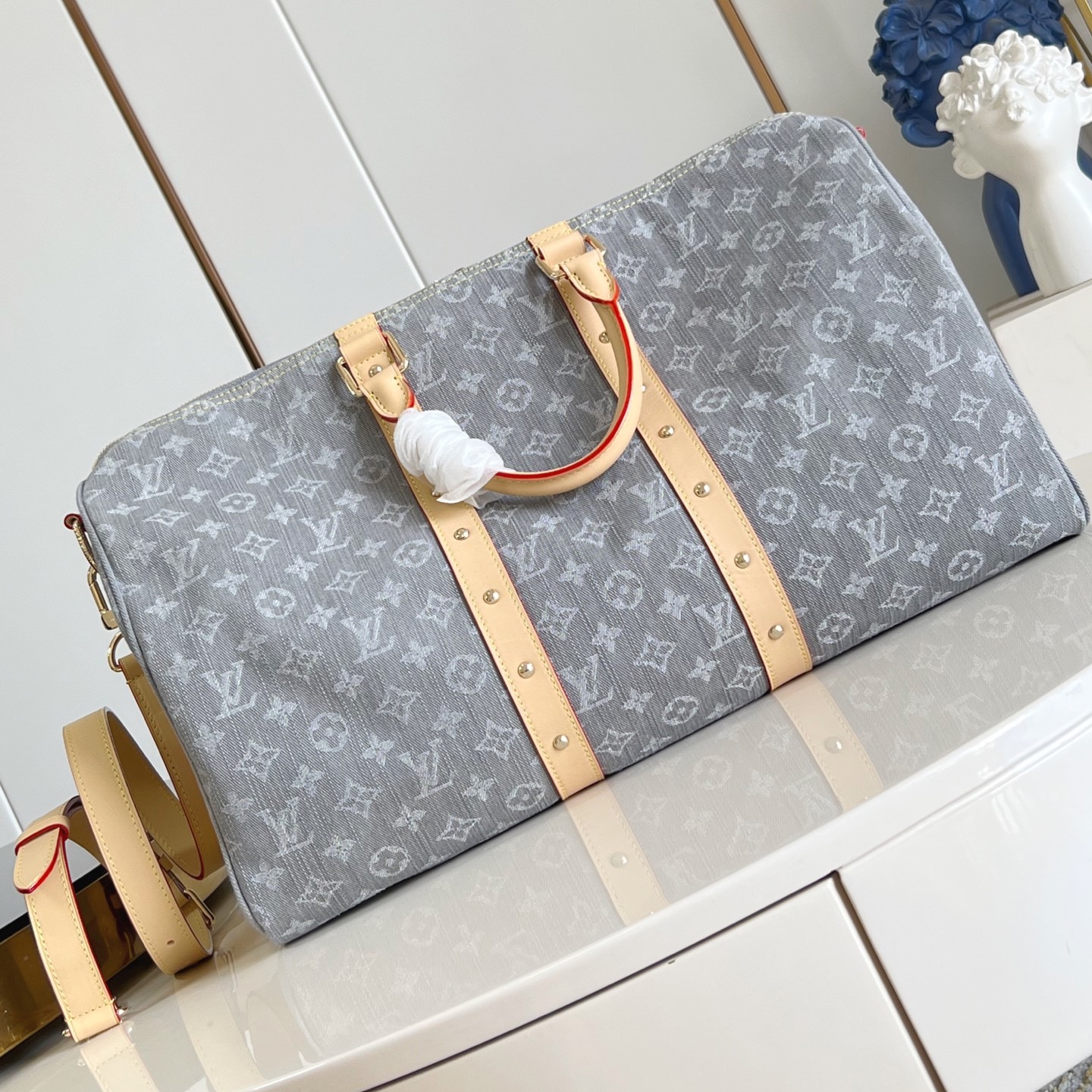 KEEPALL BANDOULIERE 45 BAG CLOUDY GRAY MONOGRAM DENIM M13748