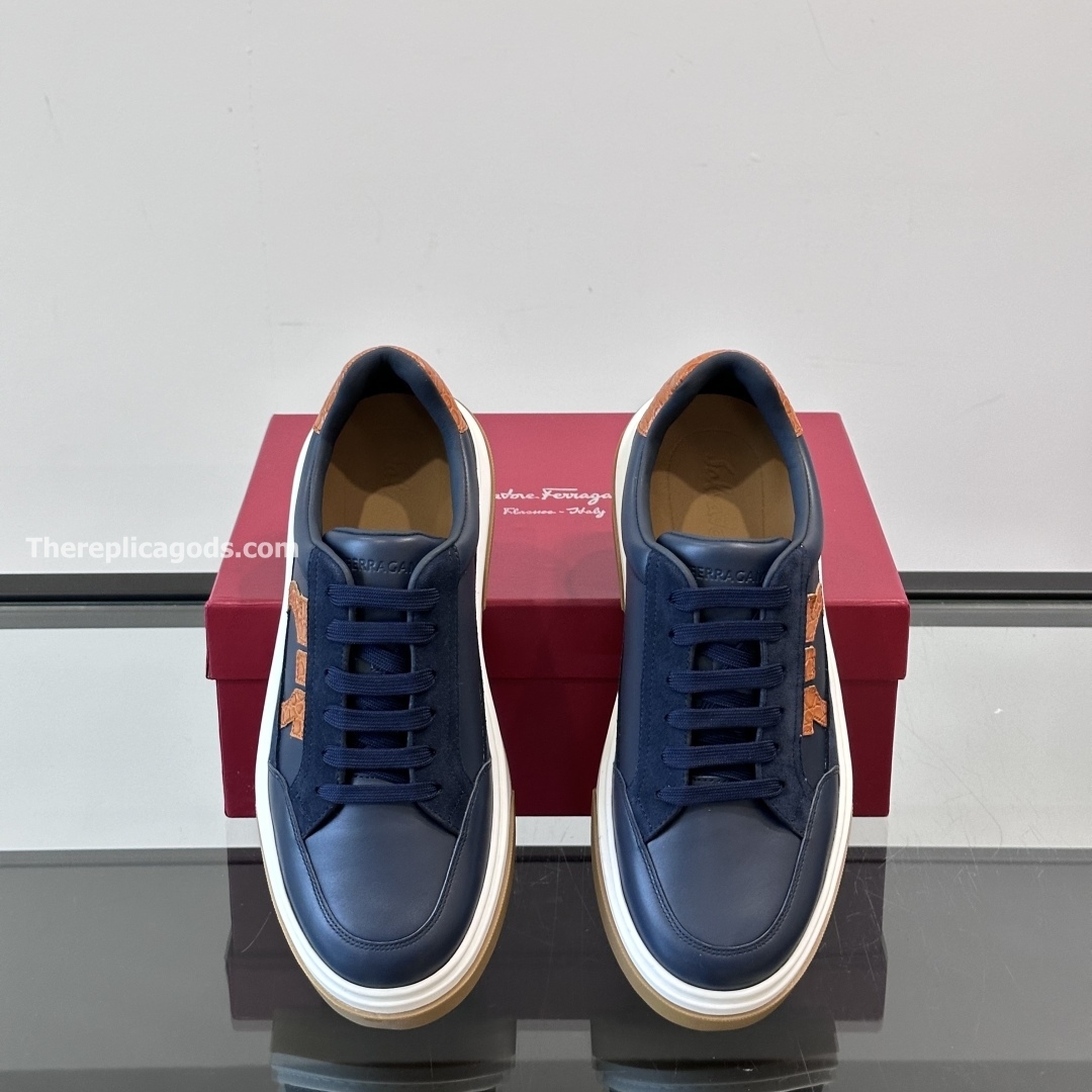 LOW TOP SNEAKERS WITH GANCINI OUTLINE - OW67