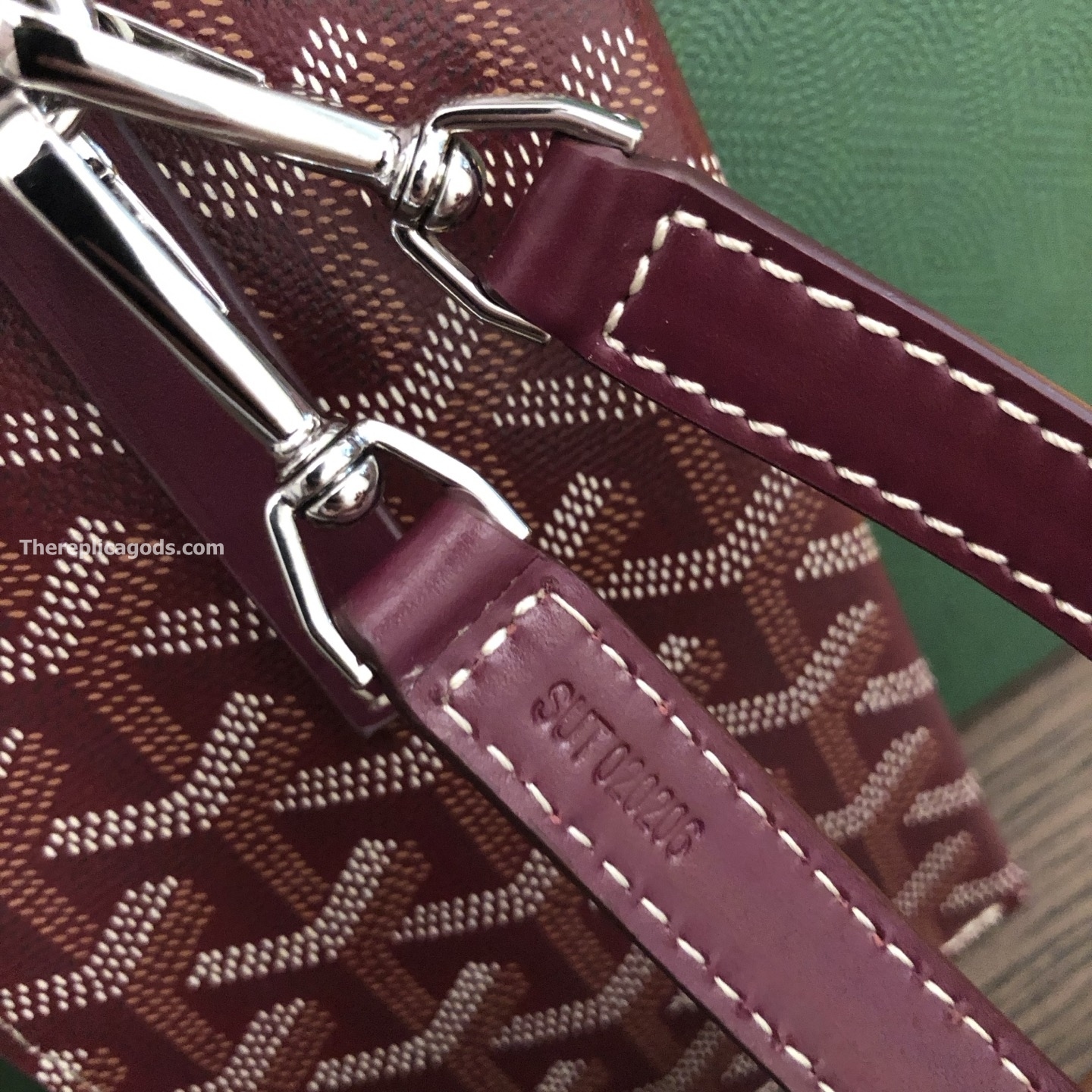 MONTMARTRE GM CASE IN BURGUNDY