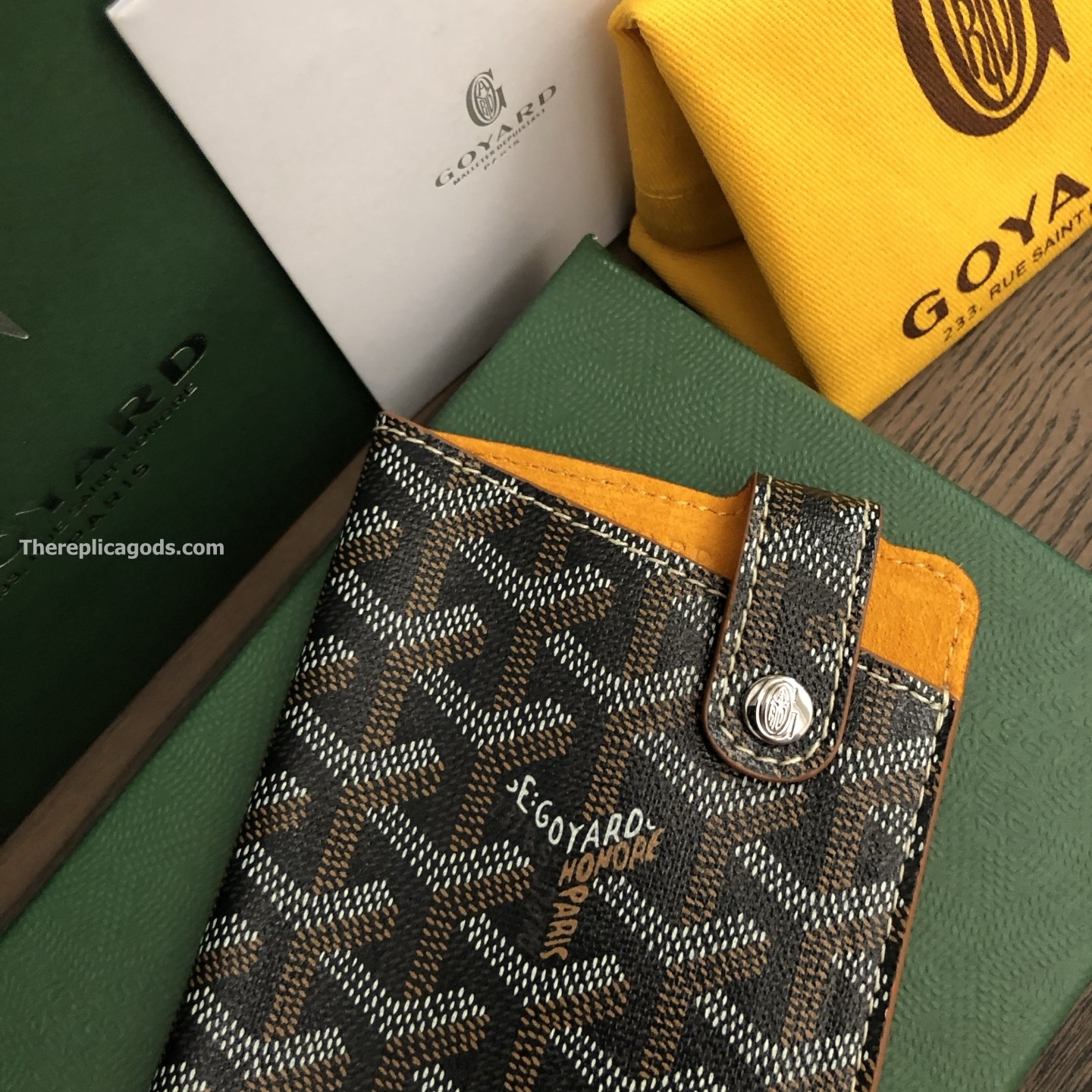 MONTMARTRE GM CASE IN BLACK AND TAN