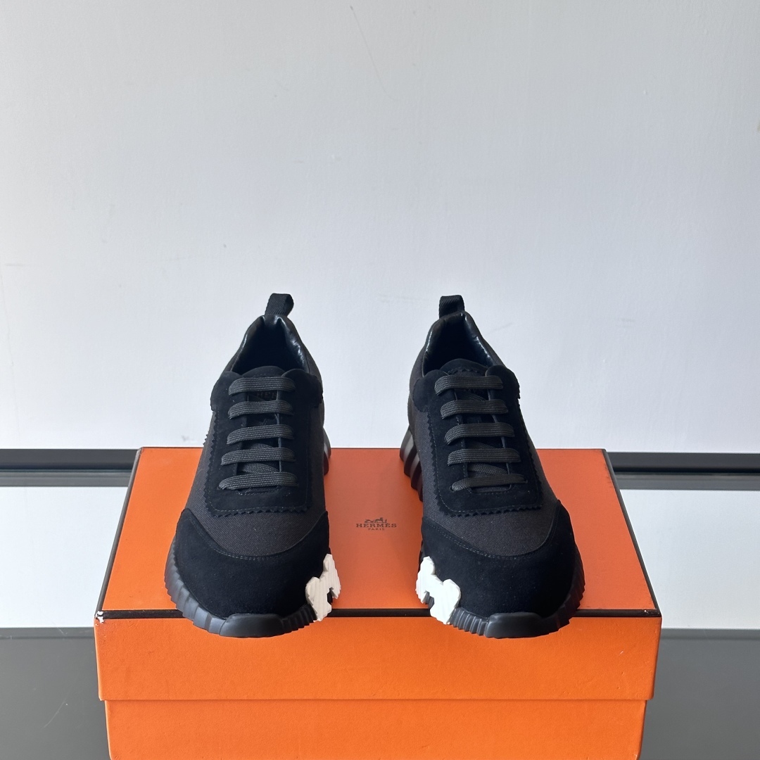 BOUNCING SNEAKERS IN BLACK - H274