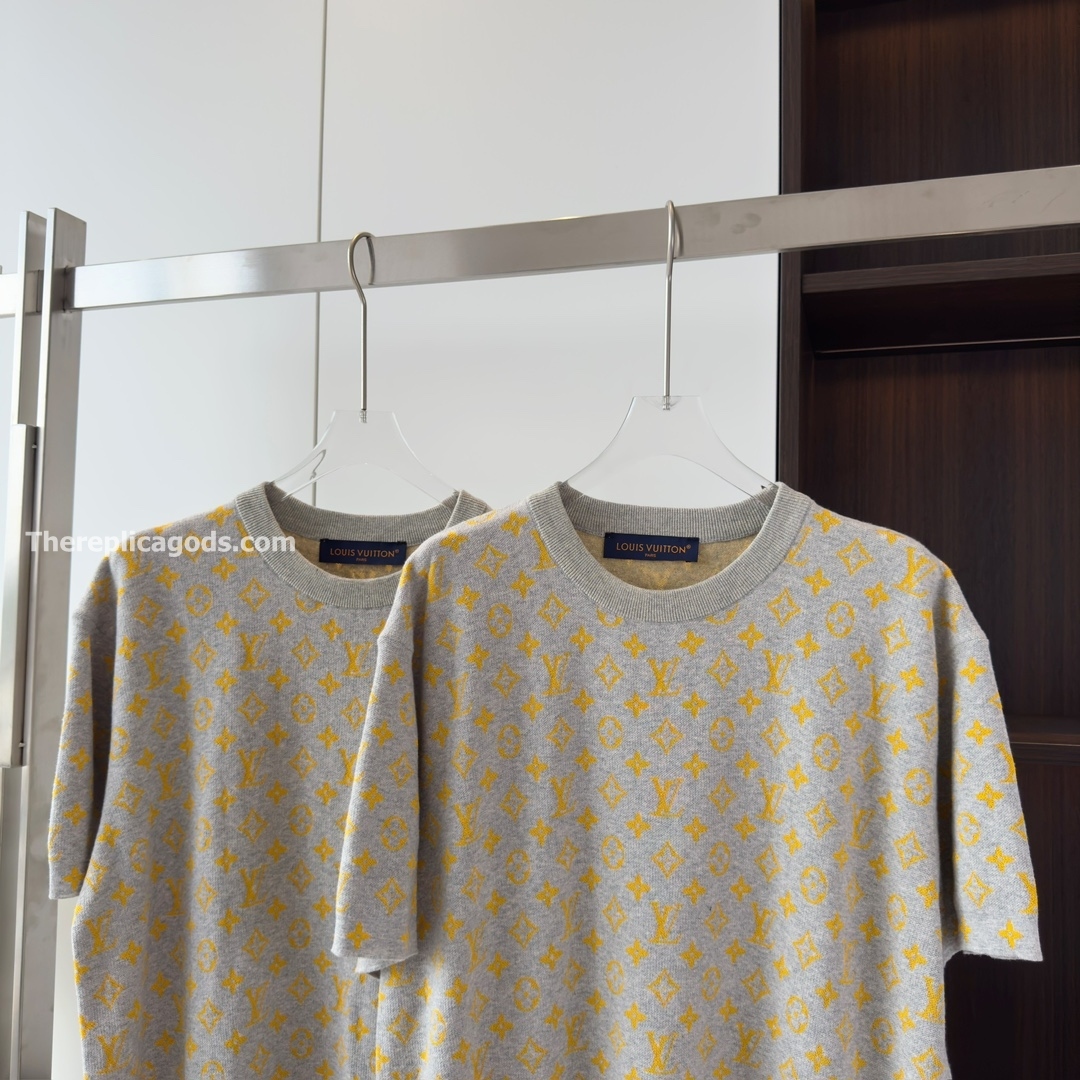 MONOGRAM SHORT-SLEEVED CREWNECK MONOGRAM JACQUARD - TP664