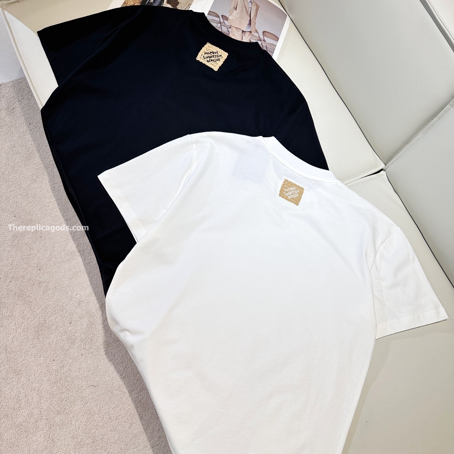 EMBROIDERED SIGNATURE T-SHIRT IN WHITE - TP663