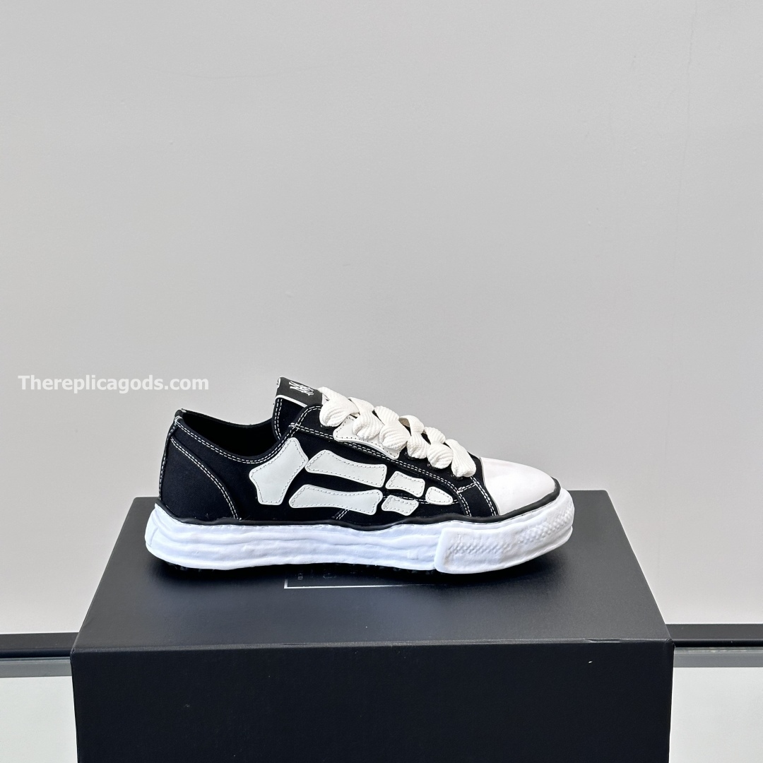 x MMY BONES SNEAKERS IN BLACK - RI83
