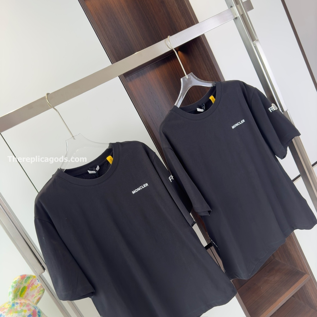 x FRGMT MAXI LOGO COTTON T-SHIRT IN BLACK - TP623