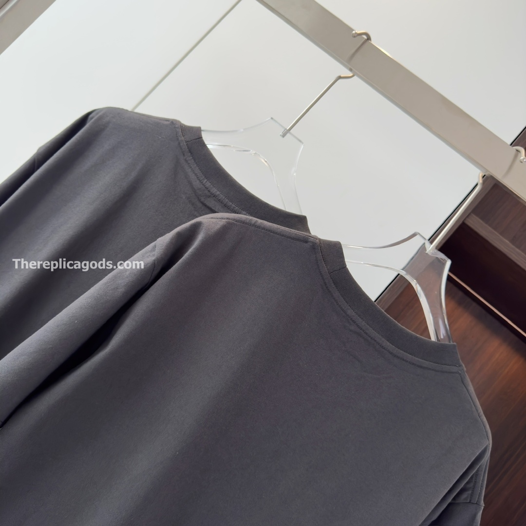 LOGO PRINTED COTTON T-SHIRT IN BLACK - TP609