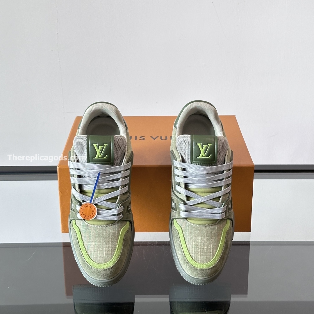 TRAINER SNEAKERS IN GREEN - LV935
