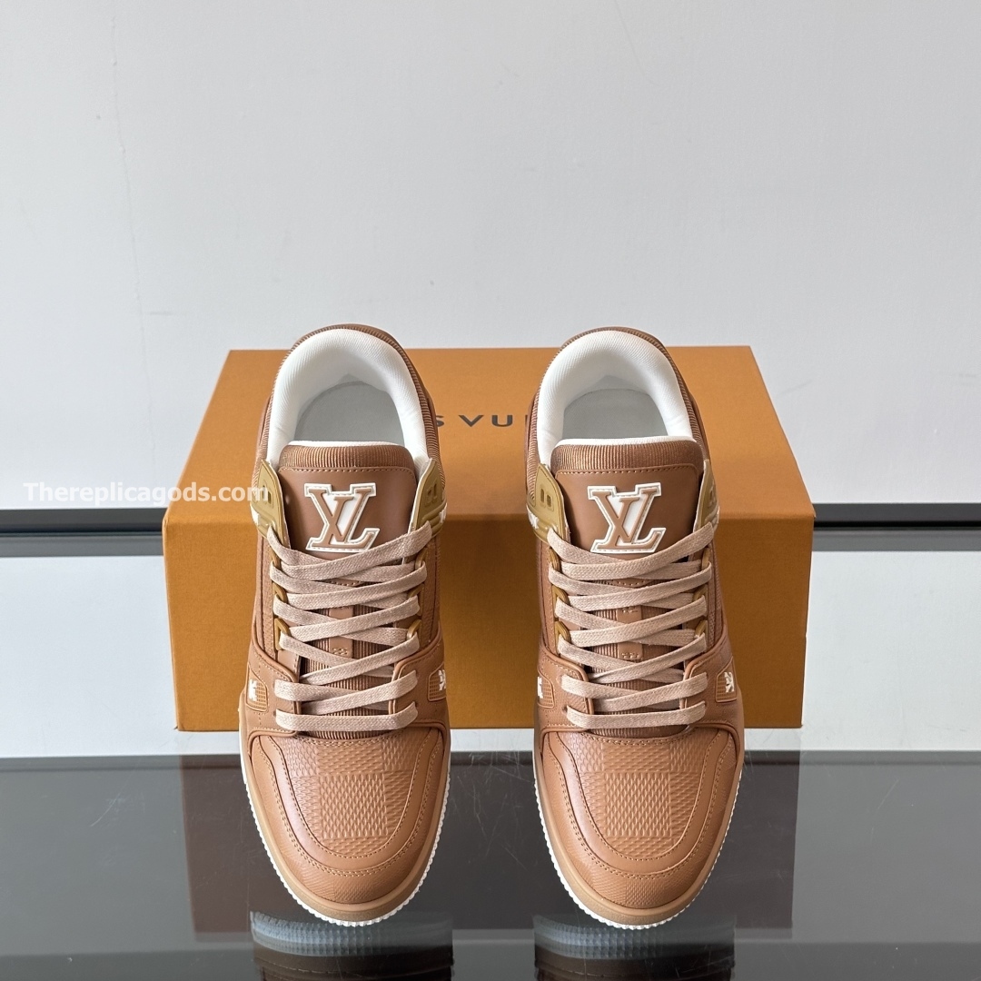 TRAINER SNEAKERS IN BROWN - LV936