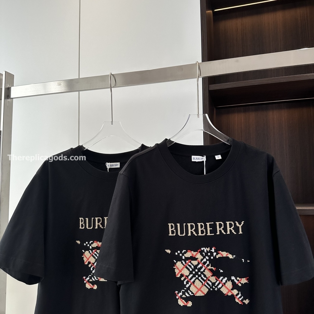 CROSS STITCH EKD​ COTTON T-SHIRT IN BLACK - TP589
