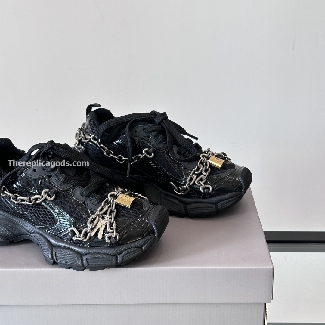 3XL CHAIN MESH SNEAKERS IN BLACK - BB274