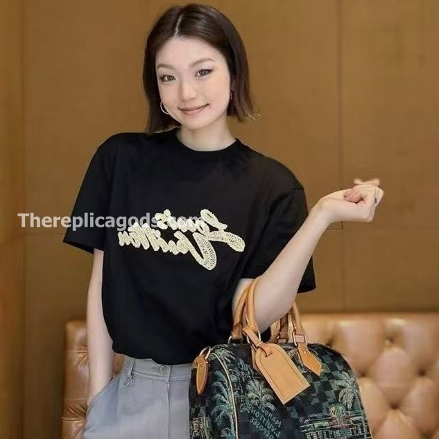 EMBROIDERED SIGNATURE T-SHIRT IN BLACK - TP662