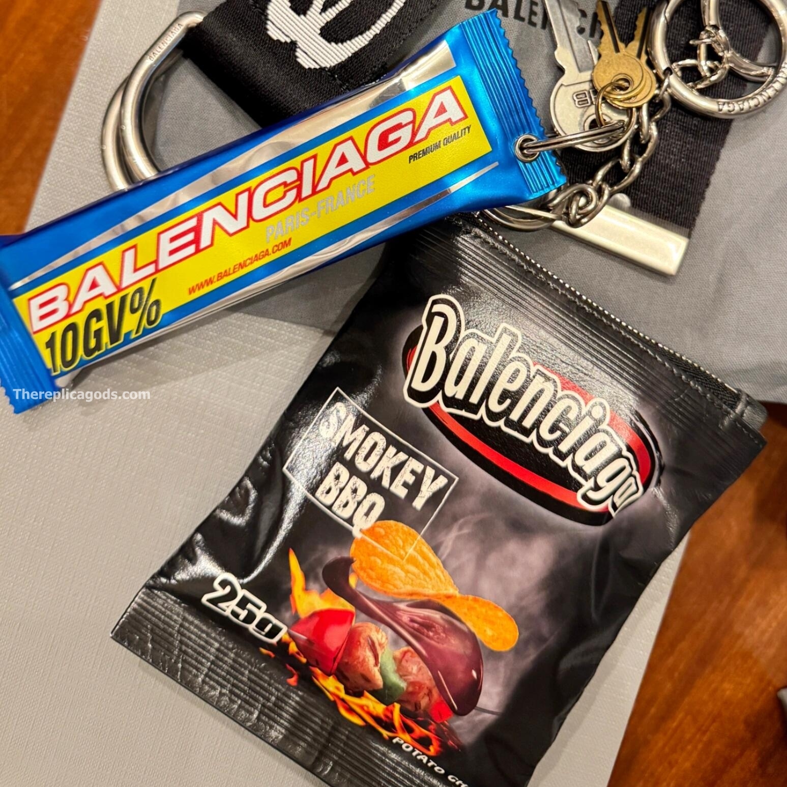 CHARM/KEYCHAIN CHIPS IN BLACK