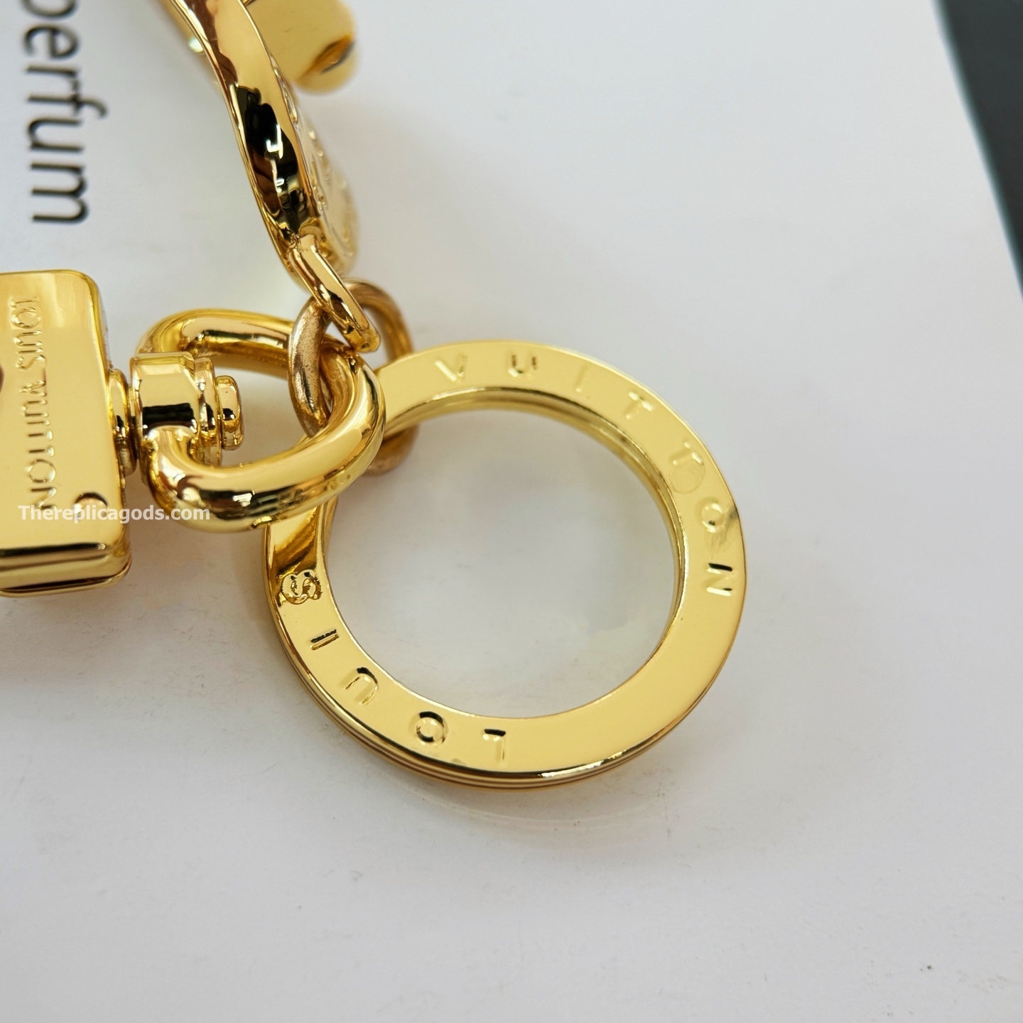 SKATE KEY HOLDER AND BAG CHARM M02187