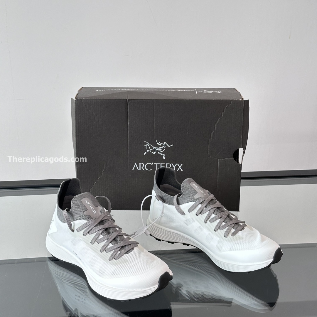 NORVAN SL 3 SNEAKERS IN WHITE AND GREY