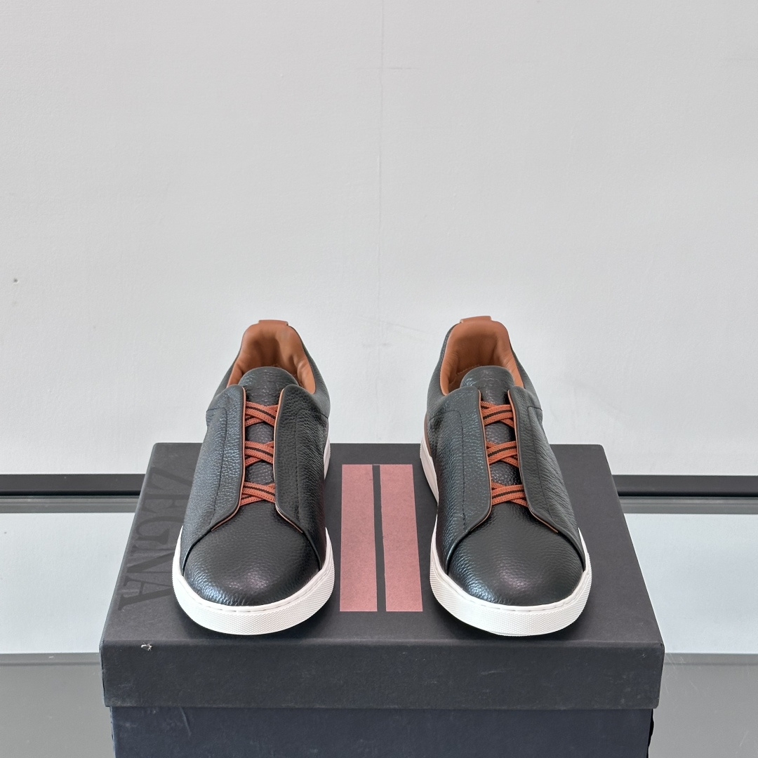 BLACK AND BROWN LEATHER TRIPLE STITCH SNEAKERS