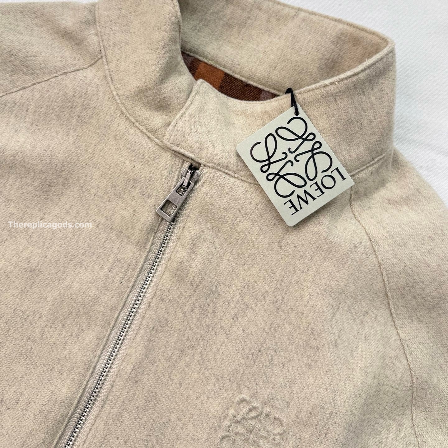 STAND-UP COLLAR JACKET IN BEIGE