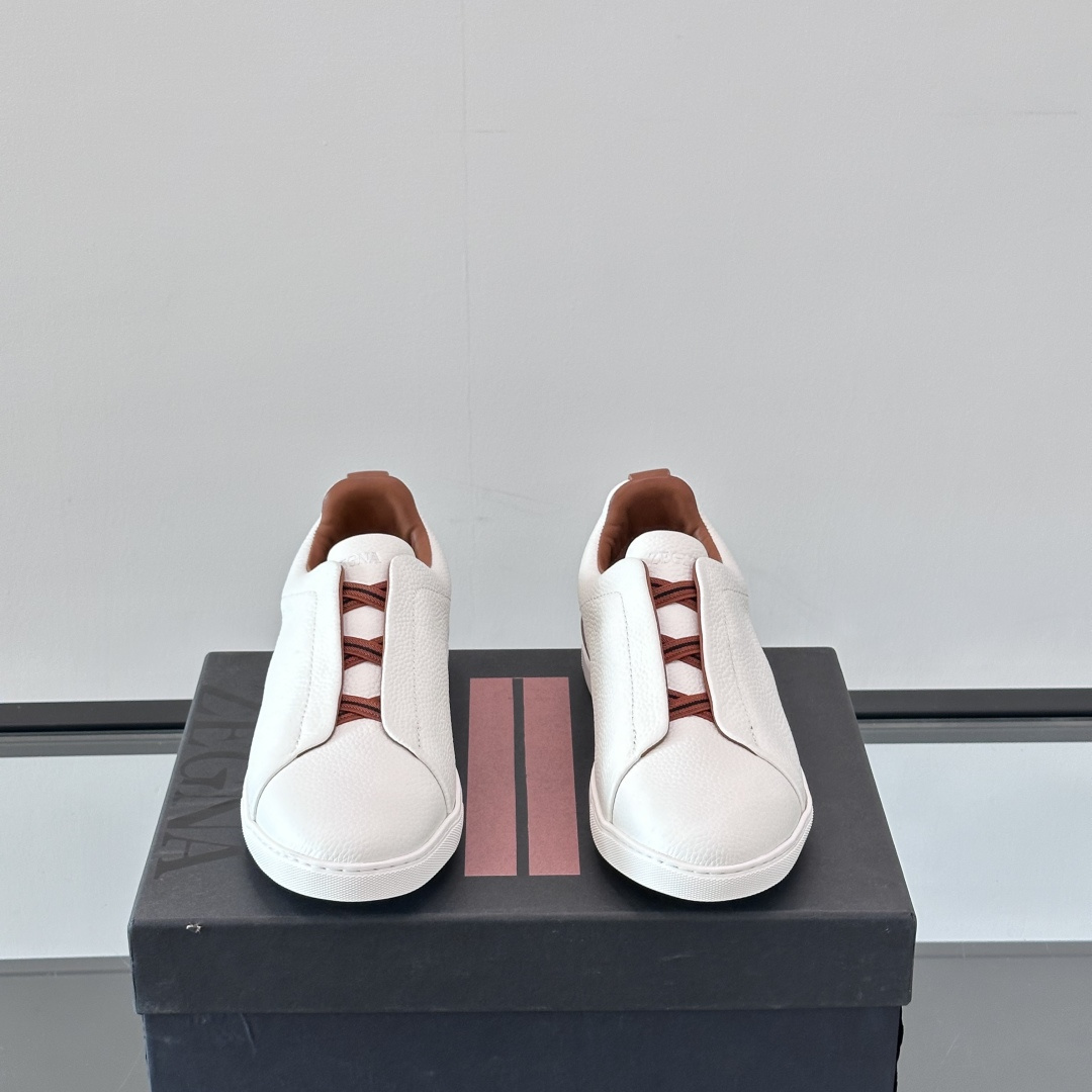 WHITE AND BROWN LEATHER TRIPLE STITCH SNEAKERS