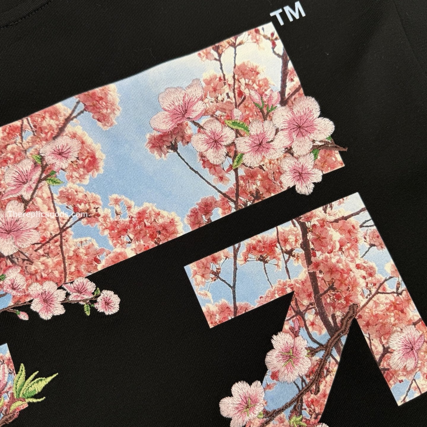 LOGO COTTON T-SHIRT IN BLACK