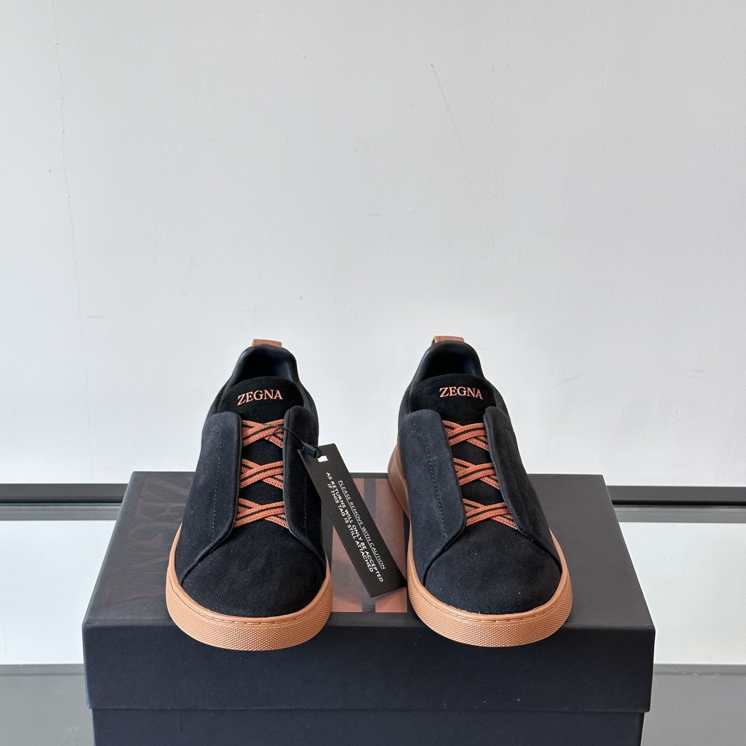 BLACK SUEDE TRIPLE STITCH SNEAKERS