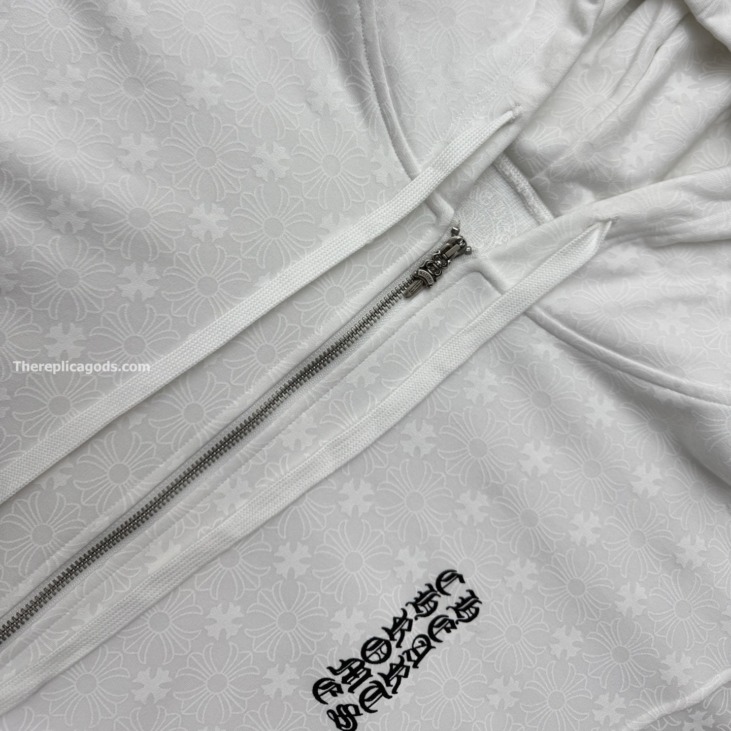 VERTICAL LOGO ZIP-UP HOODIE IN WHITE