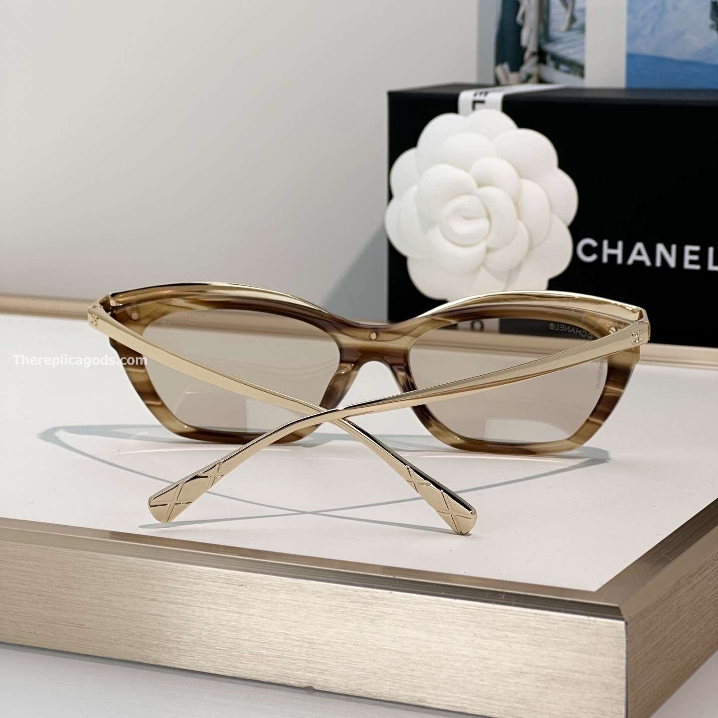 CAT-EYE SUNGLASSES IN LIGHT BROWN - SG335
