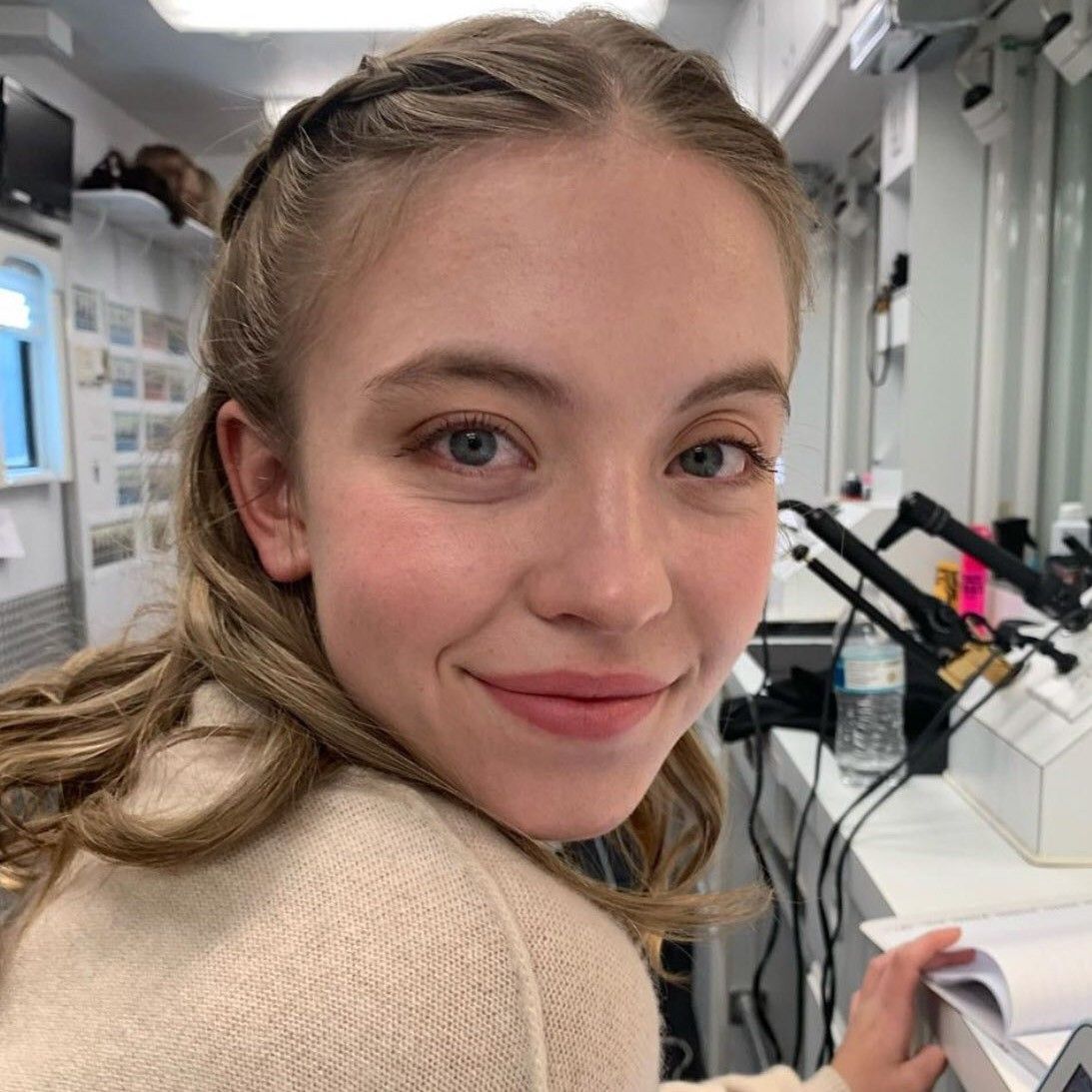 Spurting with Sydney Sweeney - The Bartender - Femsub