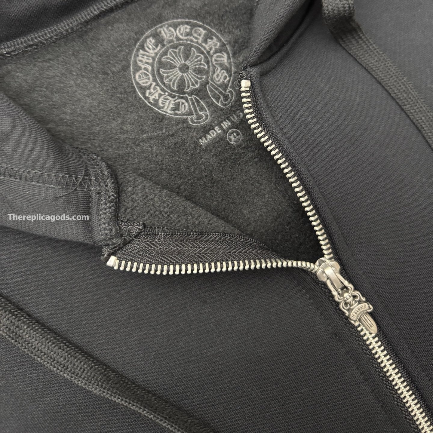CROSS LOGO ZIP-UP HOODIE IN BLACK