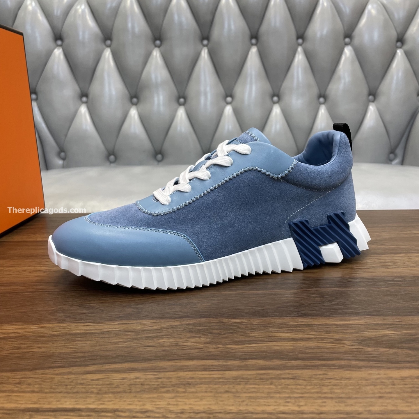 BOUNCING SNEAKERS IN BLUE - H359