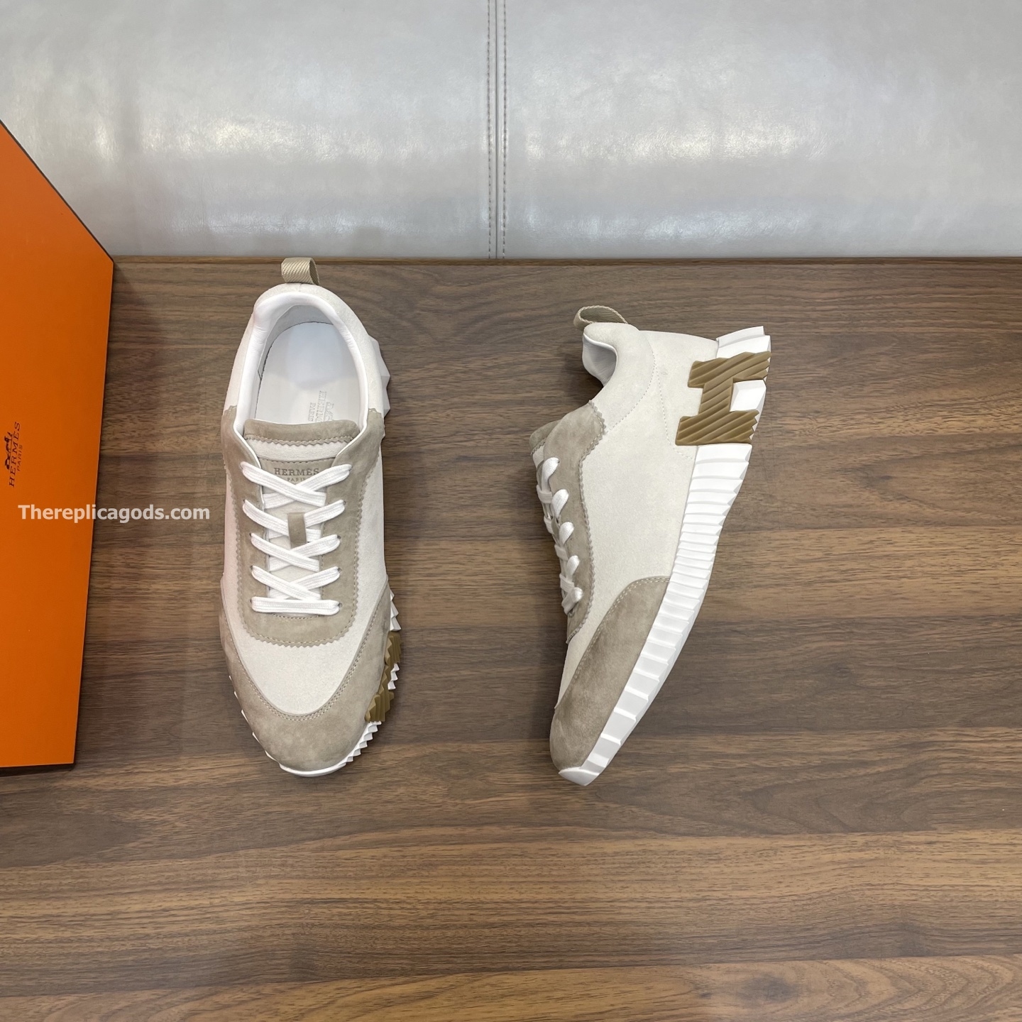 BOUNCING SNEAKERS IN BEIGE - H360