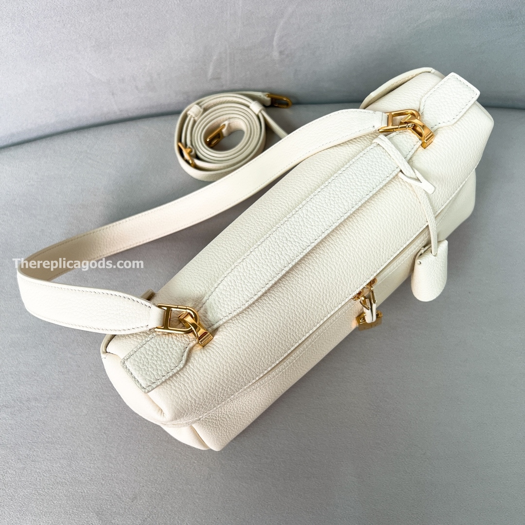 EXTRA SOFTY BAG L29 WHISPER WHITE CALFSKIN