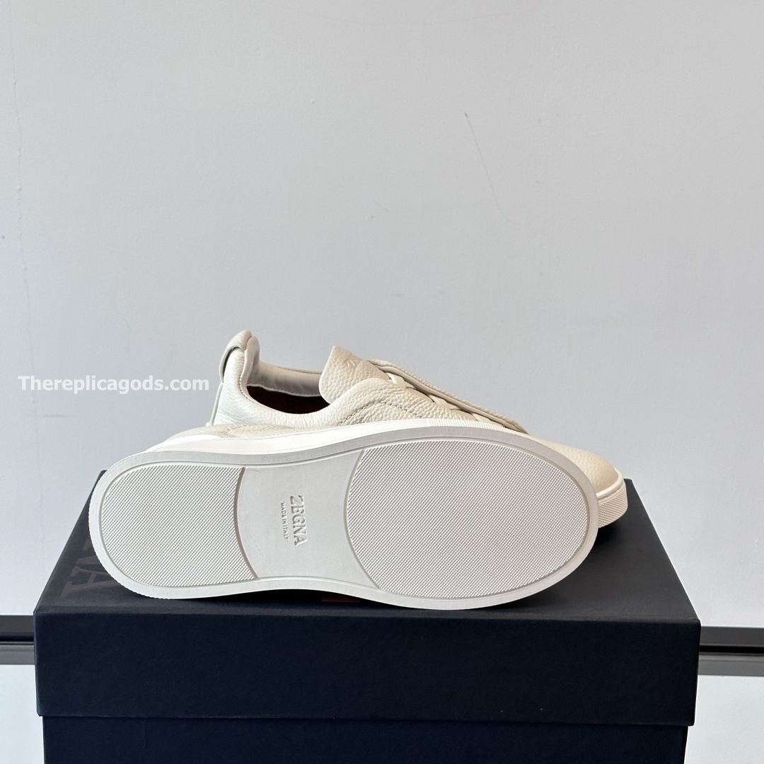 TRIPLE WHITE LEATHER TRIPLE STITCH SNEAKERS
