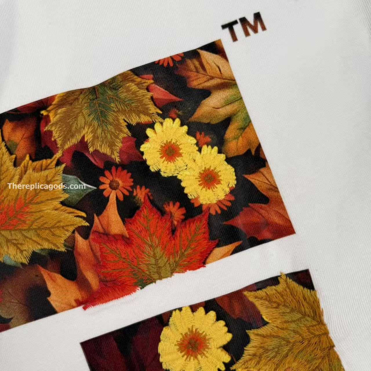 LOGO COTTON T-SHIRT IN WHITE
