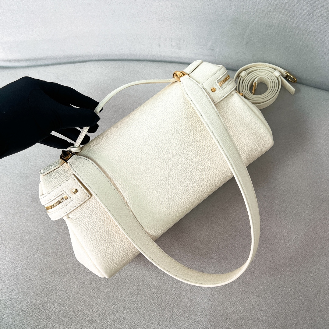 EXTRA SOFTY BAG L29 WHISPER WHITE CALFSKIN