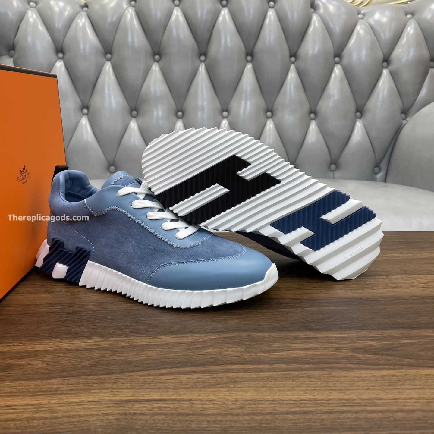BOUNCING SNEAKERS IN BLUE - H359