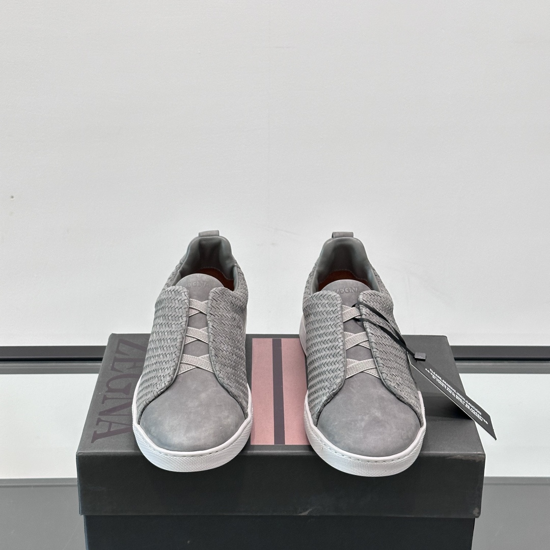 GREY LEATHER TRIPLE STITCH SNEAKERS